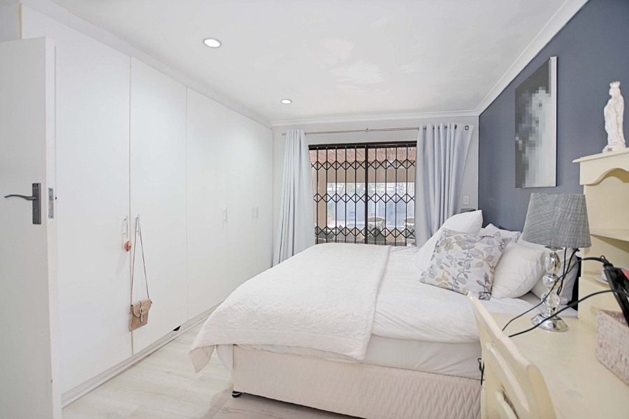  Bedroom Property for Sale in West Beach Western Cape